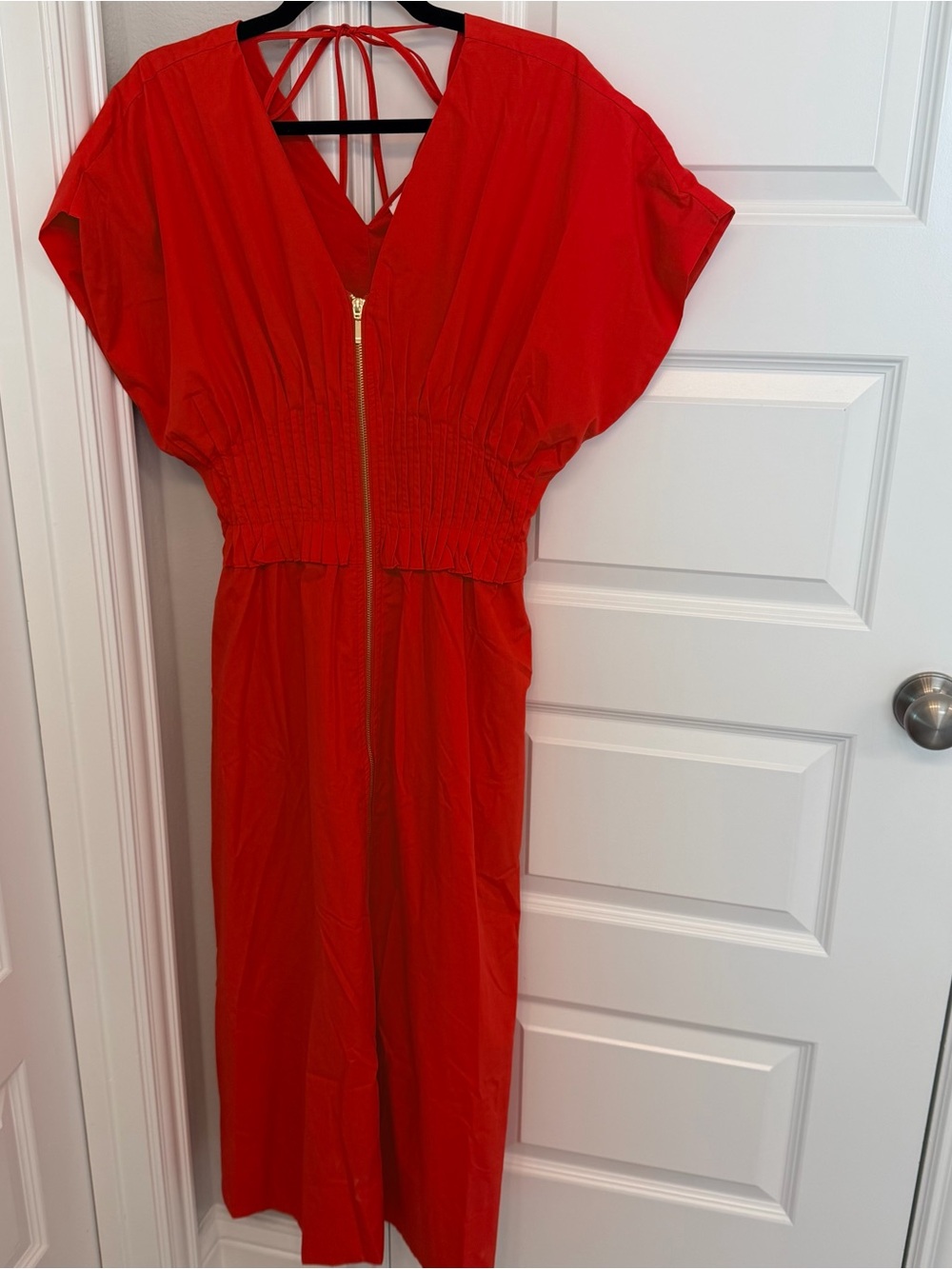 entro Red Zip-Front Midi Dress with Smocked Waist - Picture 3 of 6